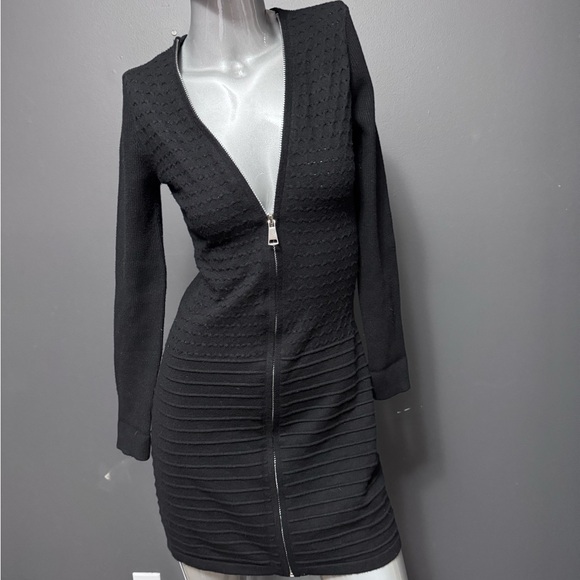 Point Zero Knit Zip-Dress - Picture 5 of 6